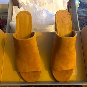 Size 8, NIB, Kenneth Cole Reaction High-Heels, Color- Umber